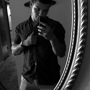 Meet your Posher, Evan